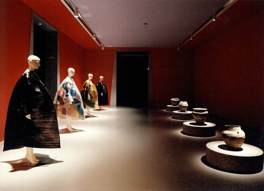Exhibition view: The New! Theater II, 1997, Photo: John Stoel